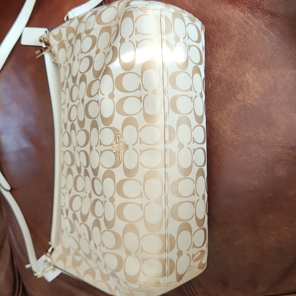 Coach NWT Signature Canvas & Leather Two Way Bag *OPEN TO REASONABLE OFFERS* - Picture 10 of 11